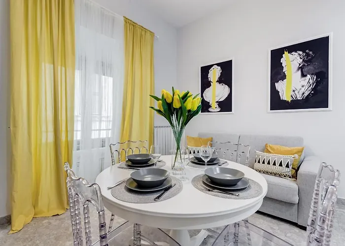 Crystal Trevi Fountain - Romedreamhome