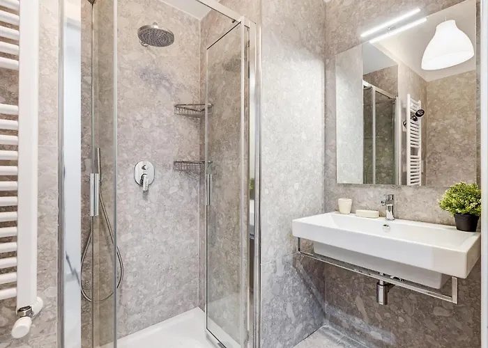 Crystal Trevi Fountain - Romedreamhome