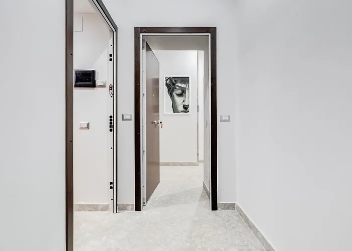 Crystal Trevi Fountain - Romedreamhome *