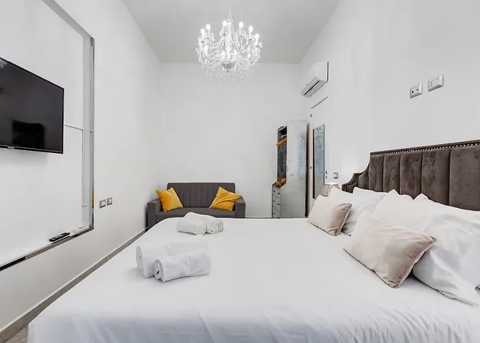 Crystal Trevi Fountain - Romedreamhome
